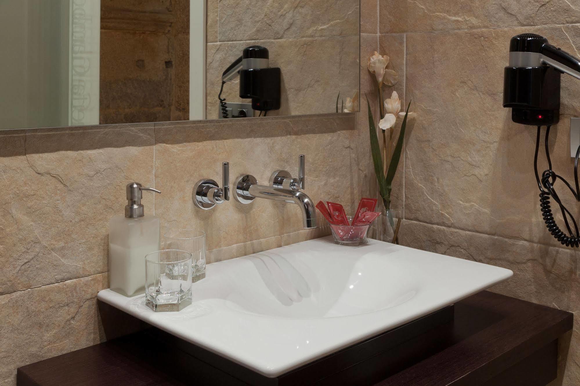 Hotel Puerta Gamboa Vigo Bagian luar foto