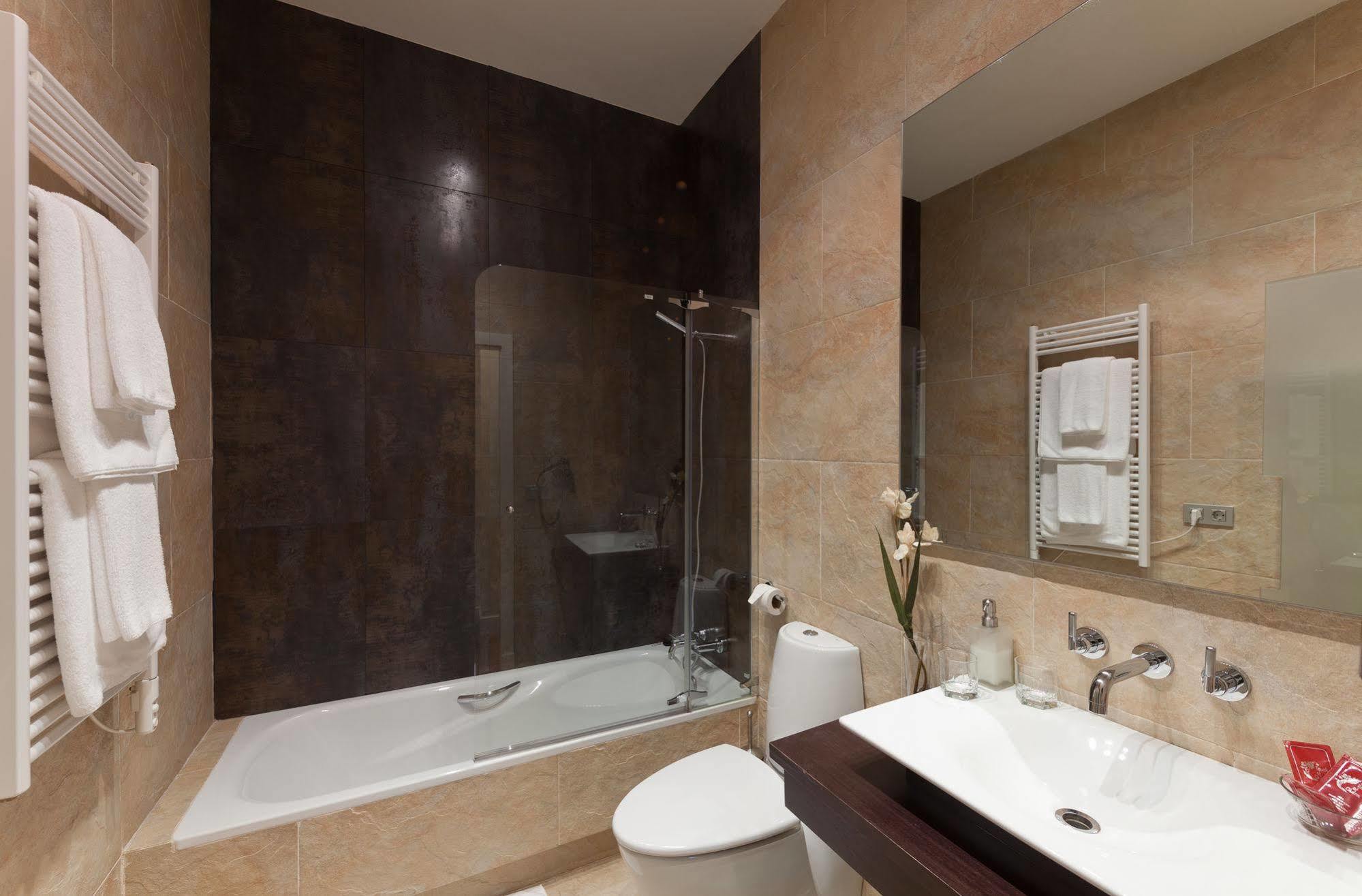 Hotel Puerta Gamboa Vigo Bagian luar foto